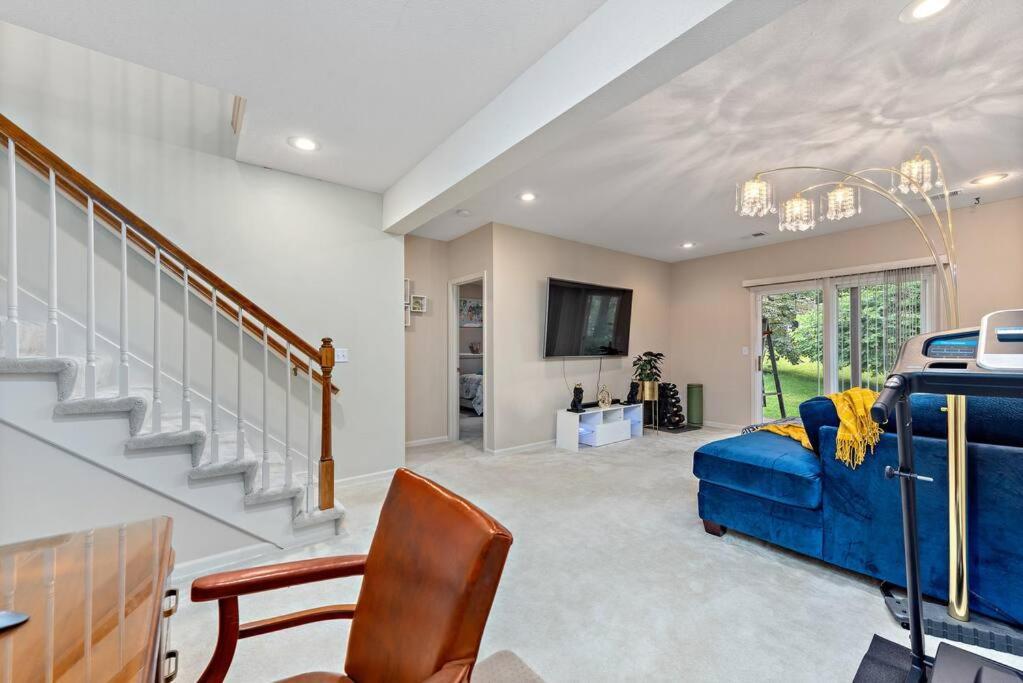 Beautiful Townhome, 11 Minutes To Downtown, Kcmo. Kansas City Exterior photo